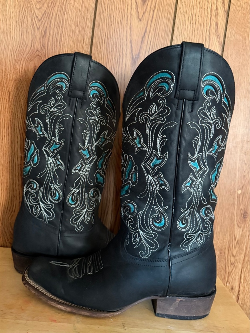 Black & Turquoise Embroidered Western Show Boots – Women’s 9.5B